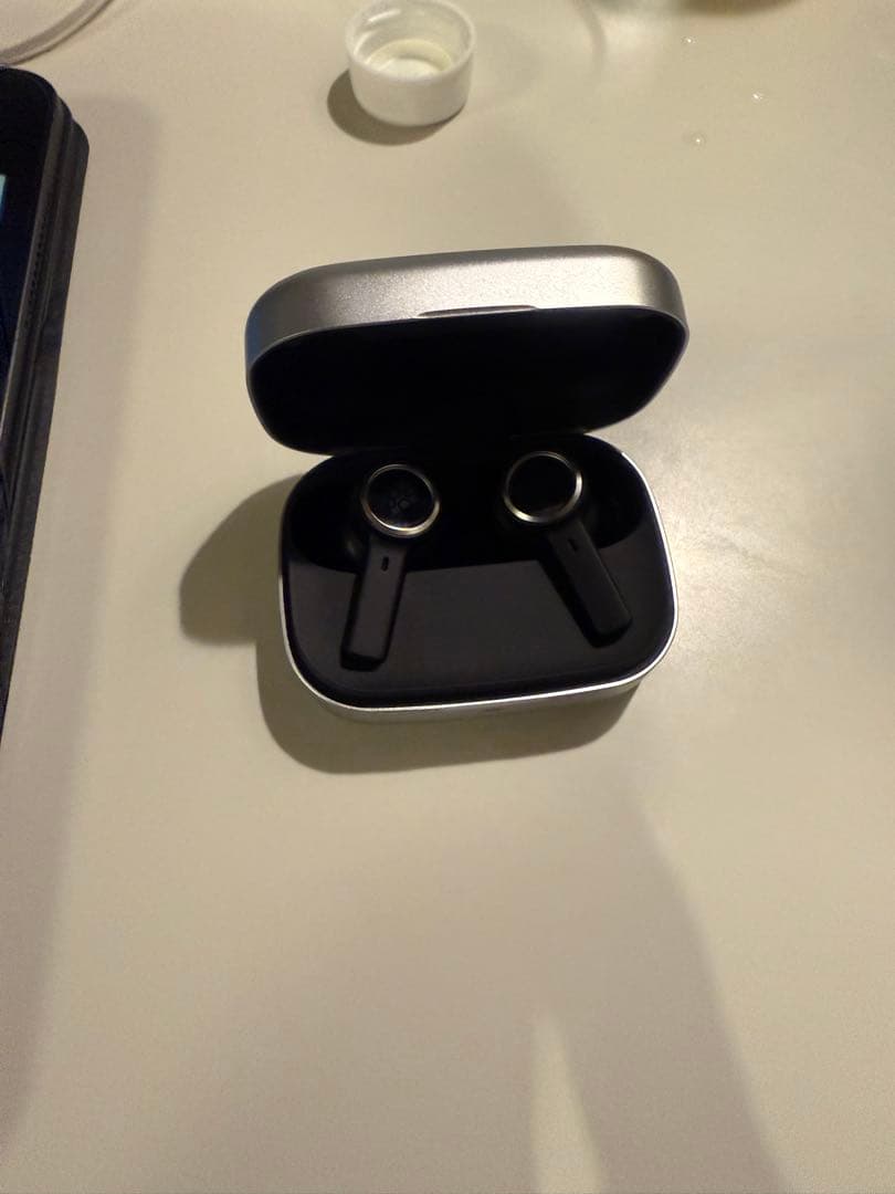 Beoplay Elevenワイヤレスイヤホン