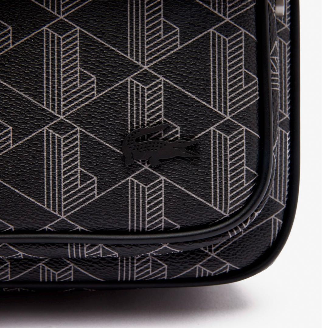 国内完売 希少　美品　LACOSTE モノグラムフラップメッセンジャーバッグ