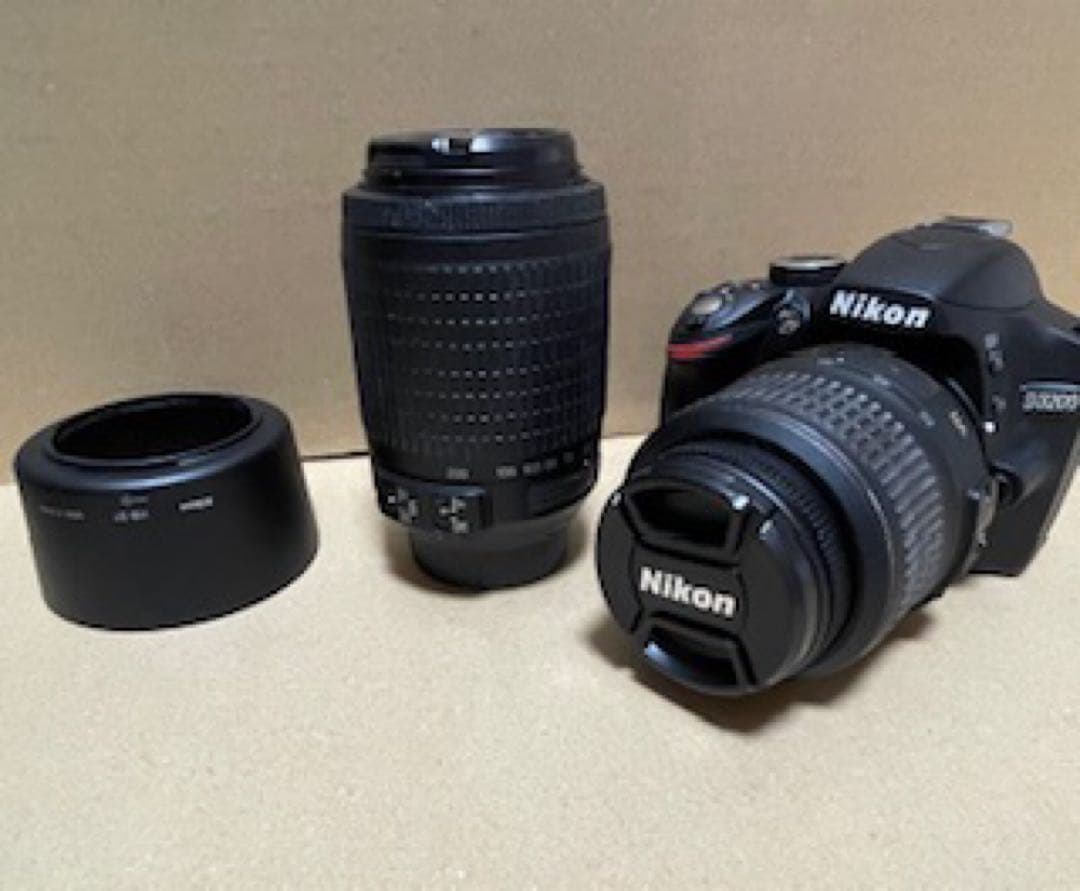 Nikon D3200 デジタル一眼レフカメラ 2レンズセット　電池は本体に