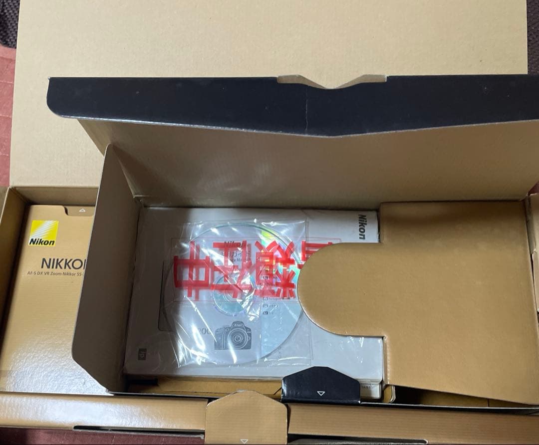 Nikon D3200 デジタル一眼レフカメラ 2レンズセット　電池は本体に