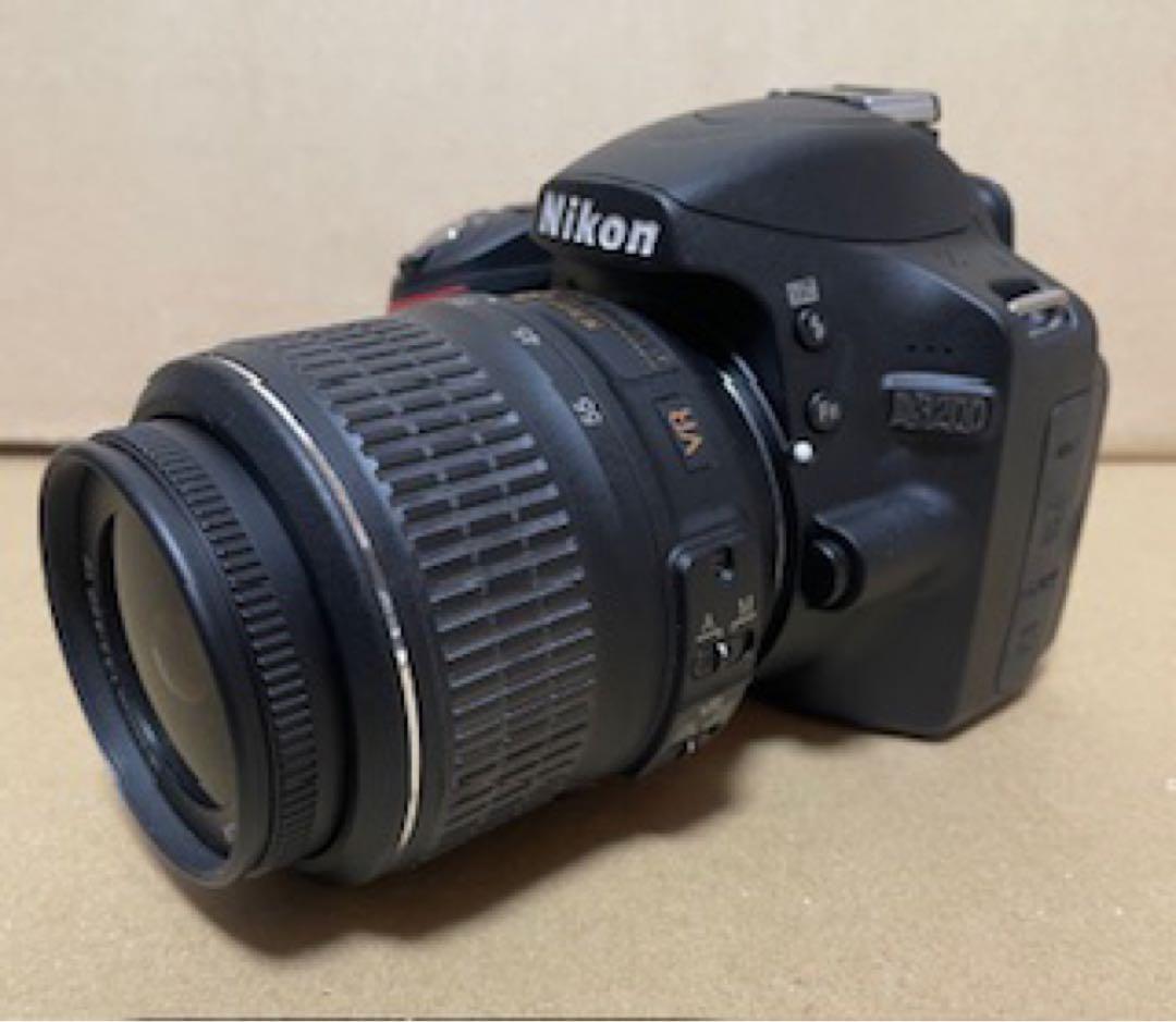 Nikon D3200 デジタル一眼レフカメラ 2レンズセット　電池は本体に