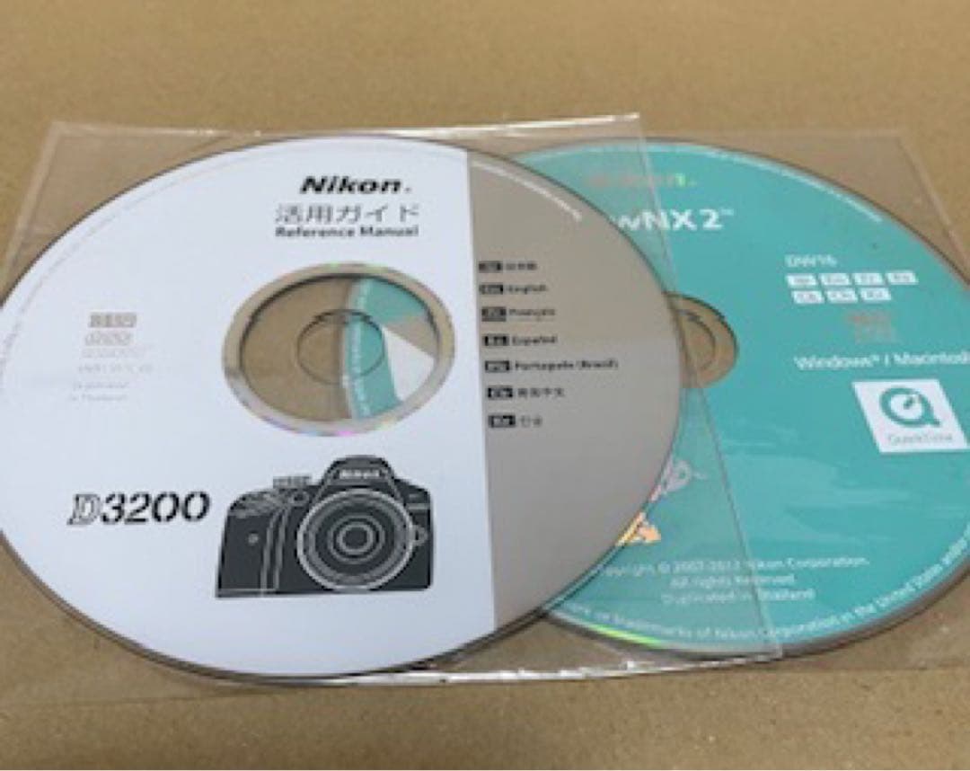 Nikon D3200 デジタル一眼レフカメラ 2レンズセット　電池は本体に