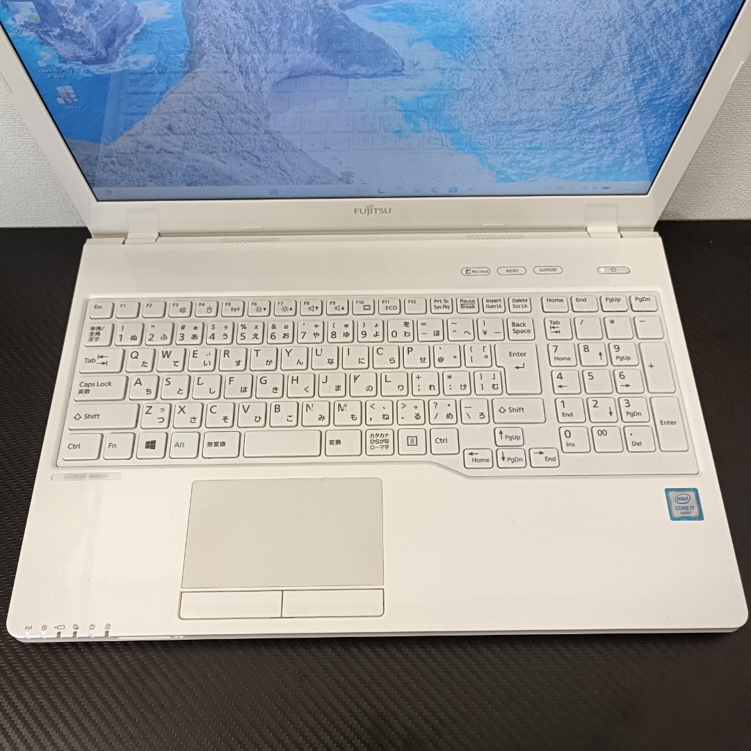 ノートPC Core i7 Windows11 SSD メモリ8GB 富士通 白