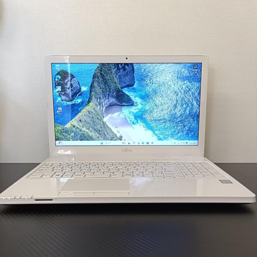 ノートPC Core i7 Windows11 SSD メモリ8GB 富士通 白
