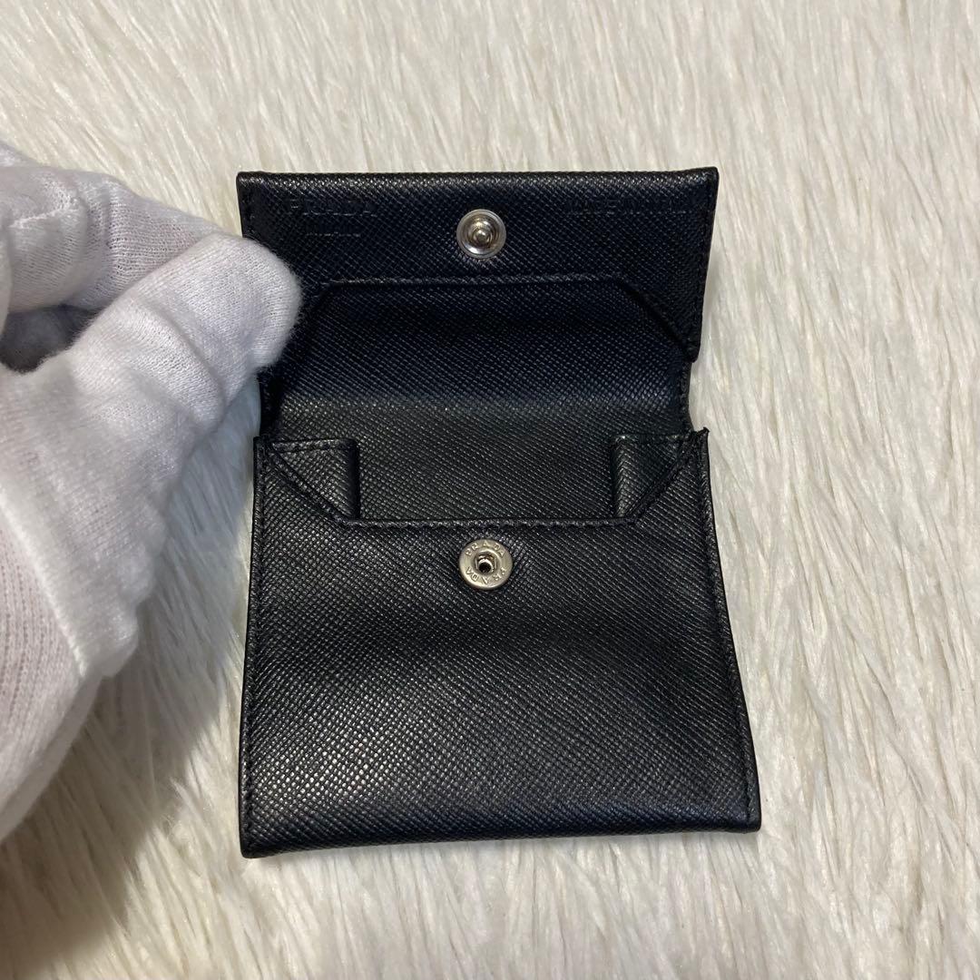 最終価格　美品　PRADA プラダ　小銭入れ　ケース　黒　ブラック　レザ