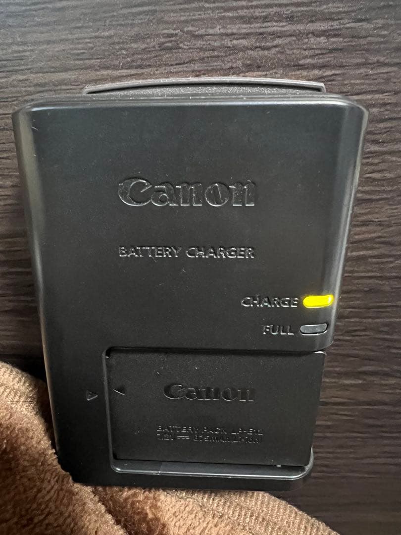 Canon EOS Kiss M ダブルレンズキット ミラーレス一眼カメラ 黒