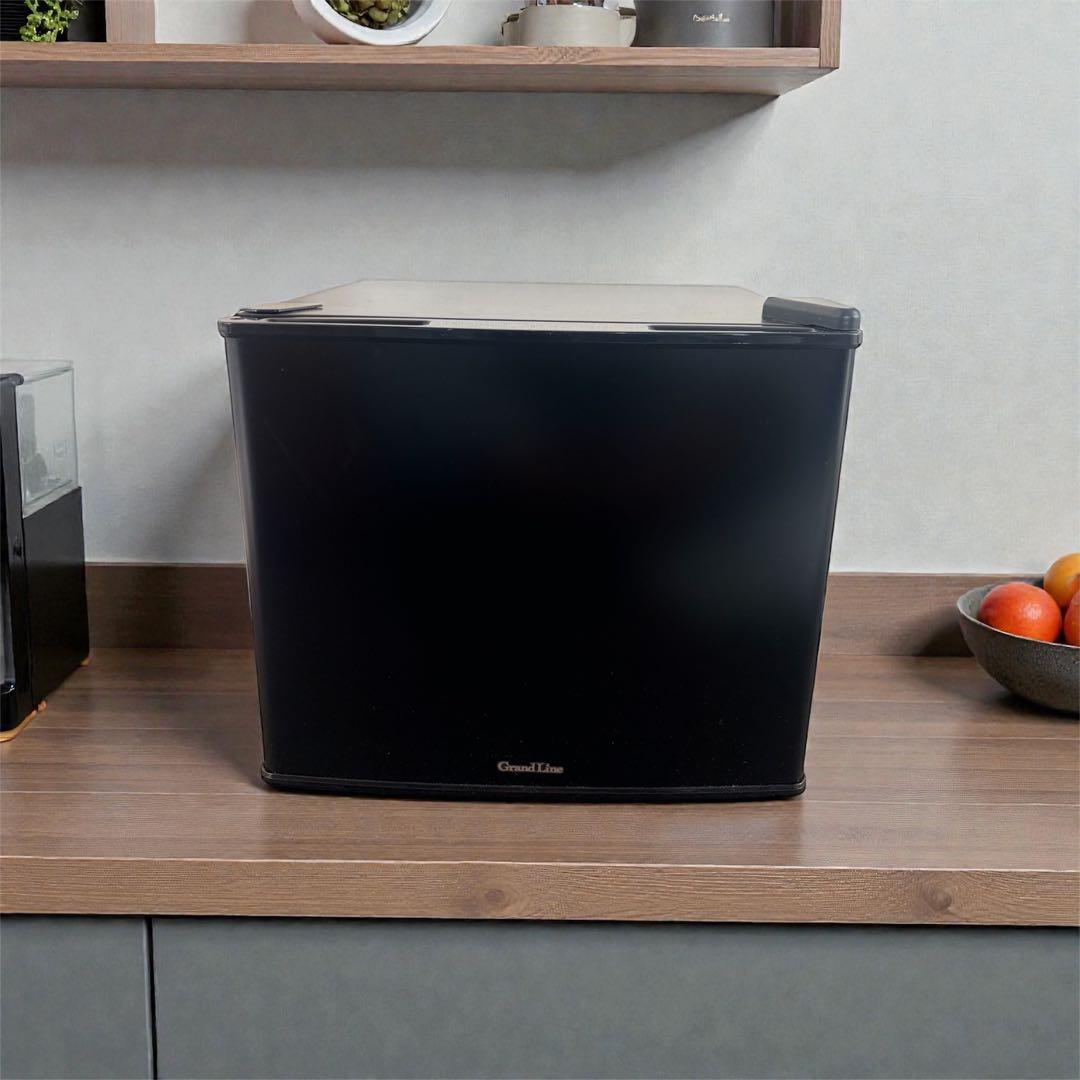 GrandLine 1ドアペルチェ式冷蔵庫 17L(WRF-1017)