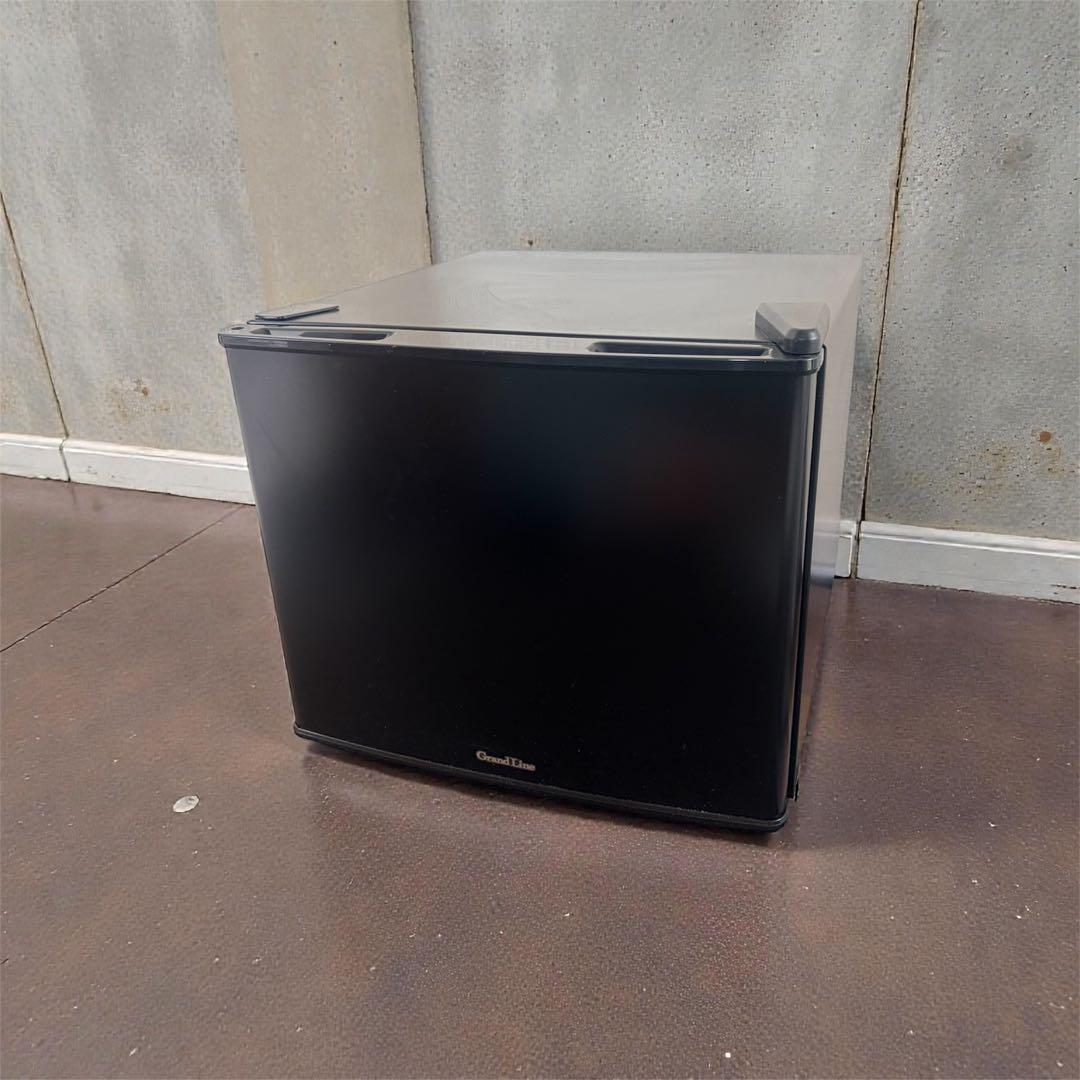 GrandLine 1ドアペルチェ式冷蔵庫 17L(WRF-1017)