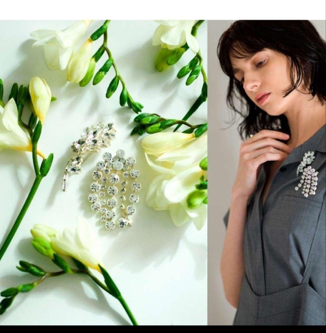 ebure クリスタル ブローチ　エンフォルド　ドゥーズィエムクラス