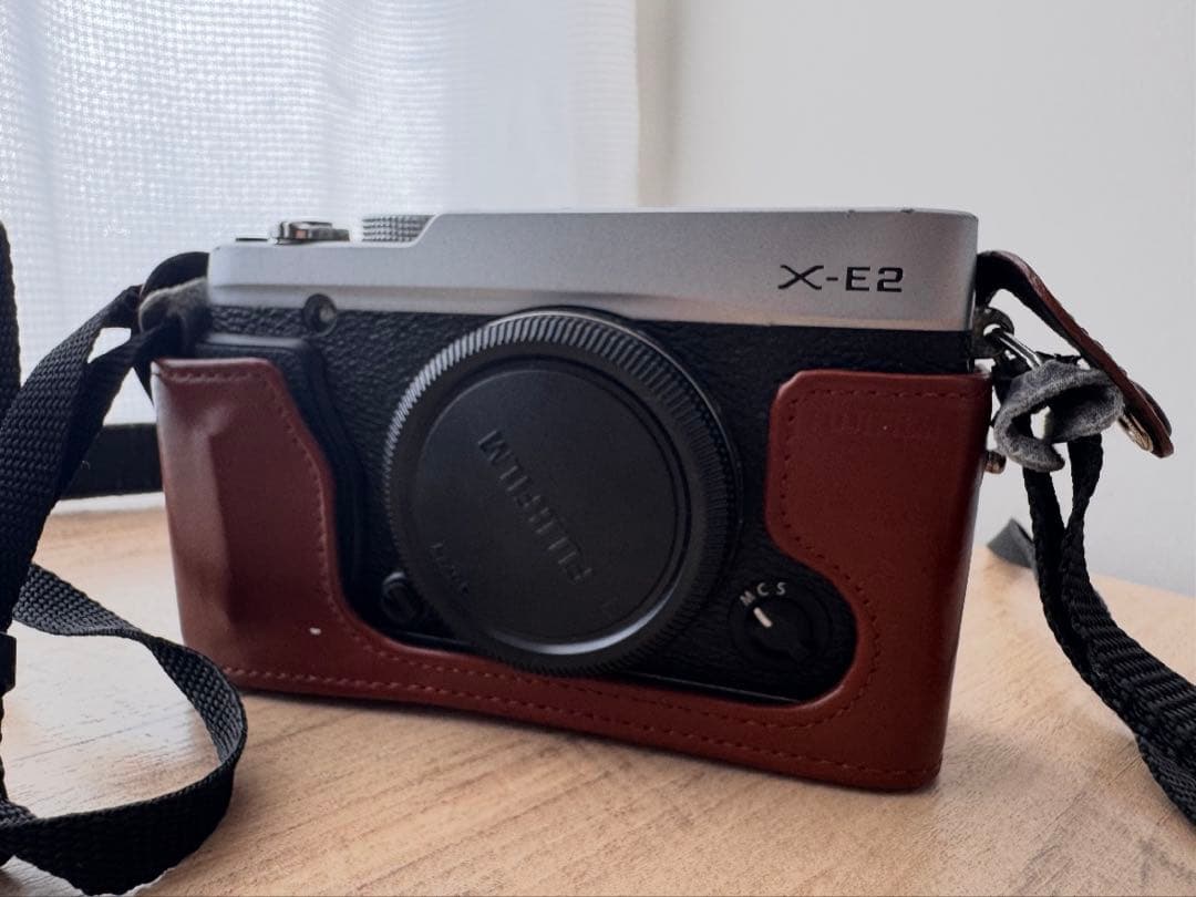 FUJIFILM X-E2 ボディのみ｜使用感あり｜ケース・ストラップ付
