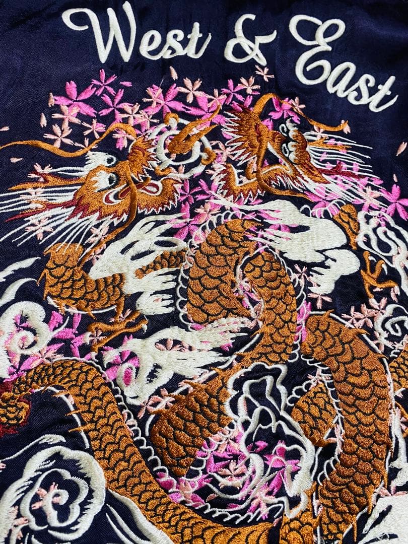 JAPAN TOUR 限定版　スカジャン 龍　サテン 2面使う Unisex