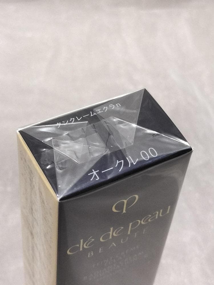 クレドポーボーテ　タンクレームエクラｎ　オークル00