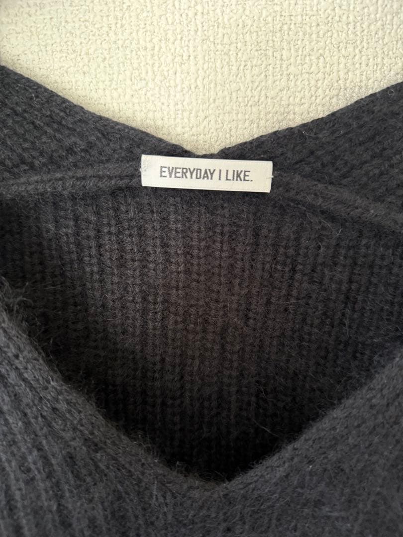 【超美品】Deuxieme Classe COZY Vネックニット ブラック