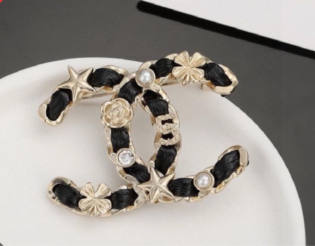 CHANEL ブローチ