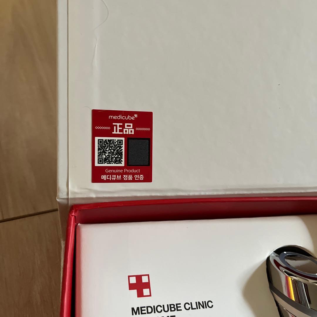 メディキューブMEDICUBE AGE-R ￼ダーマペン美顔器
