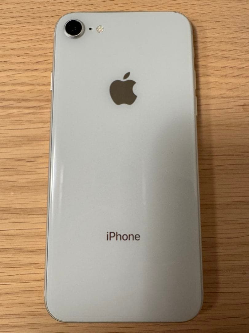 Apple iPhone 8本体 ホワイト　64GB
