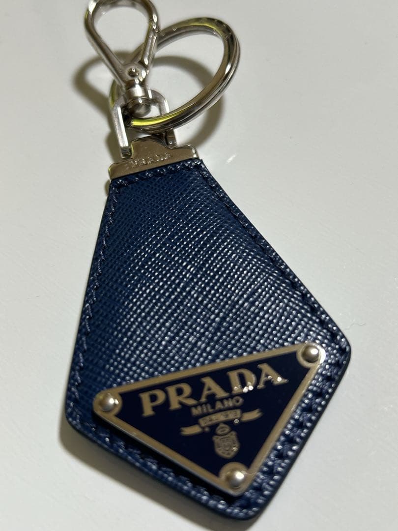 PRADAサフィアーノ ネイビー キーホルダー