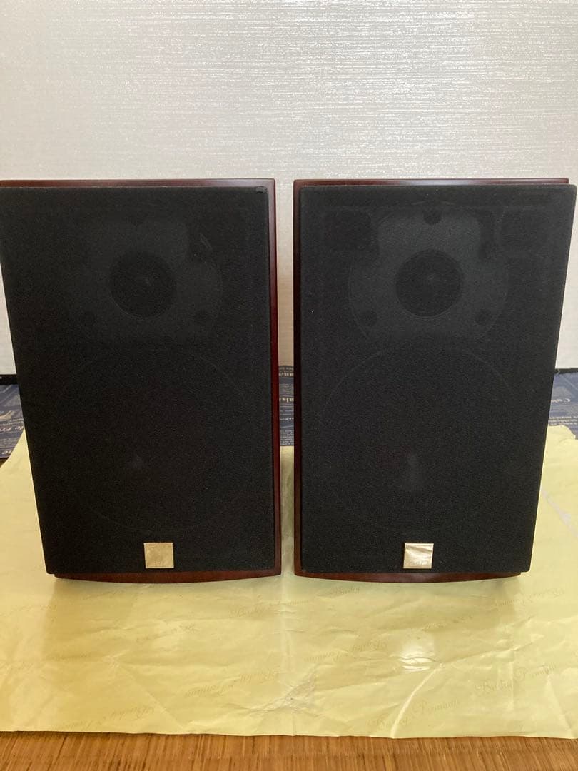 DALI MENUET MRロッソ