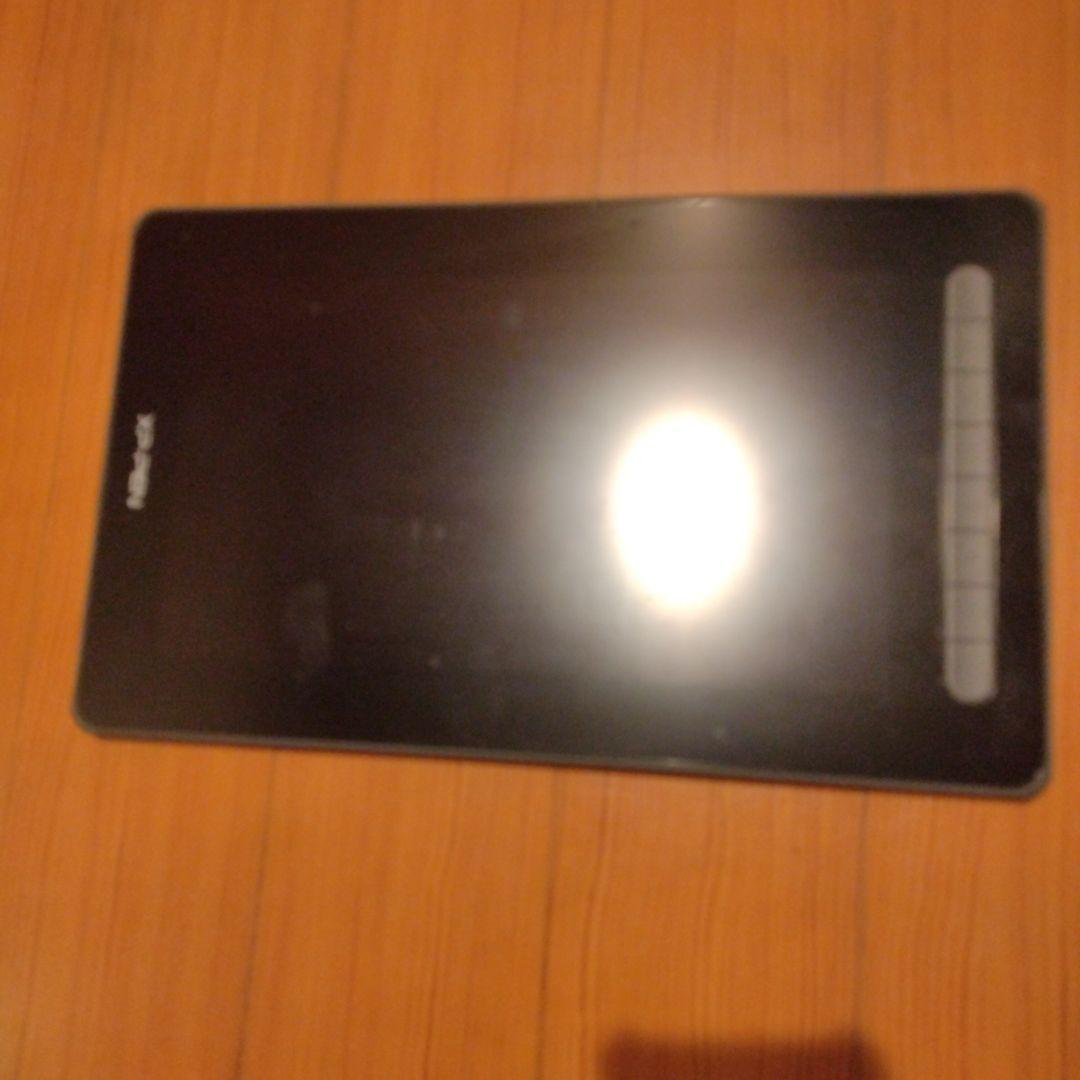 XP-Pen 液晶ペンタブレット本体と付属品