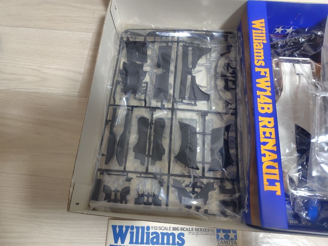 タミヤ　1/12 　プラモデル　ウィリアムズ　FW14B ルノー プラモデル