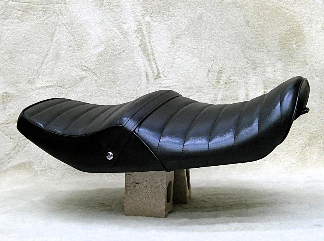 ZRX400　黒皮　タックロールシート/あんこ抜きローダウン