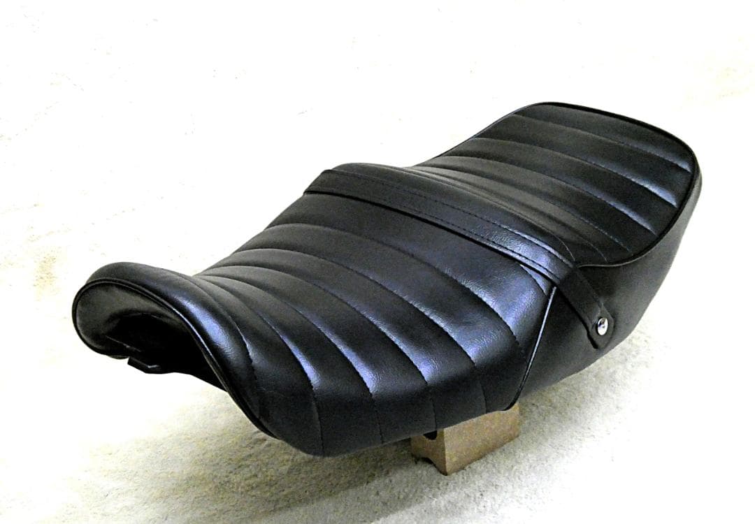 ZRX400　黒皮　タックロールシート/あんこ抜きローダウン