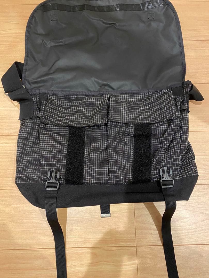 Supreme グリッドパターン　メッセンジャーバッグ　　ショルダーバッグ