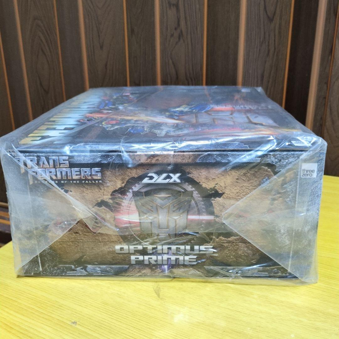 スリーゼロトランスフォーマー オプティマスプライムDLXコレクティブルフィギュア