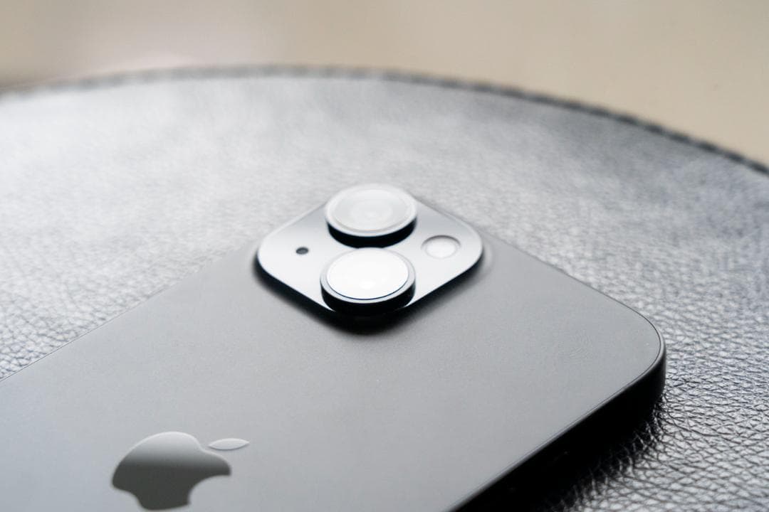 iPhone 15 128GB 黒 美品 SIMフリー バッテリー99％