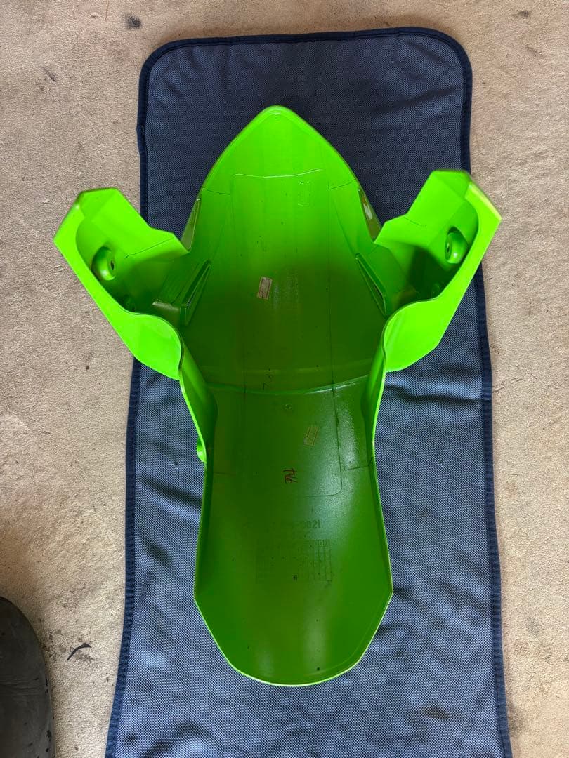 zx25r フロントフェンダー純正