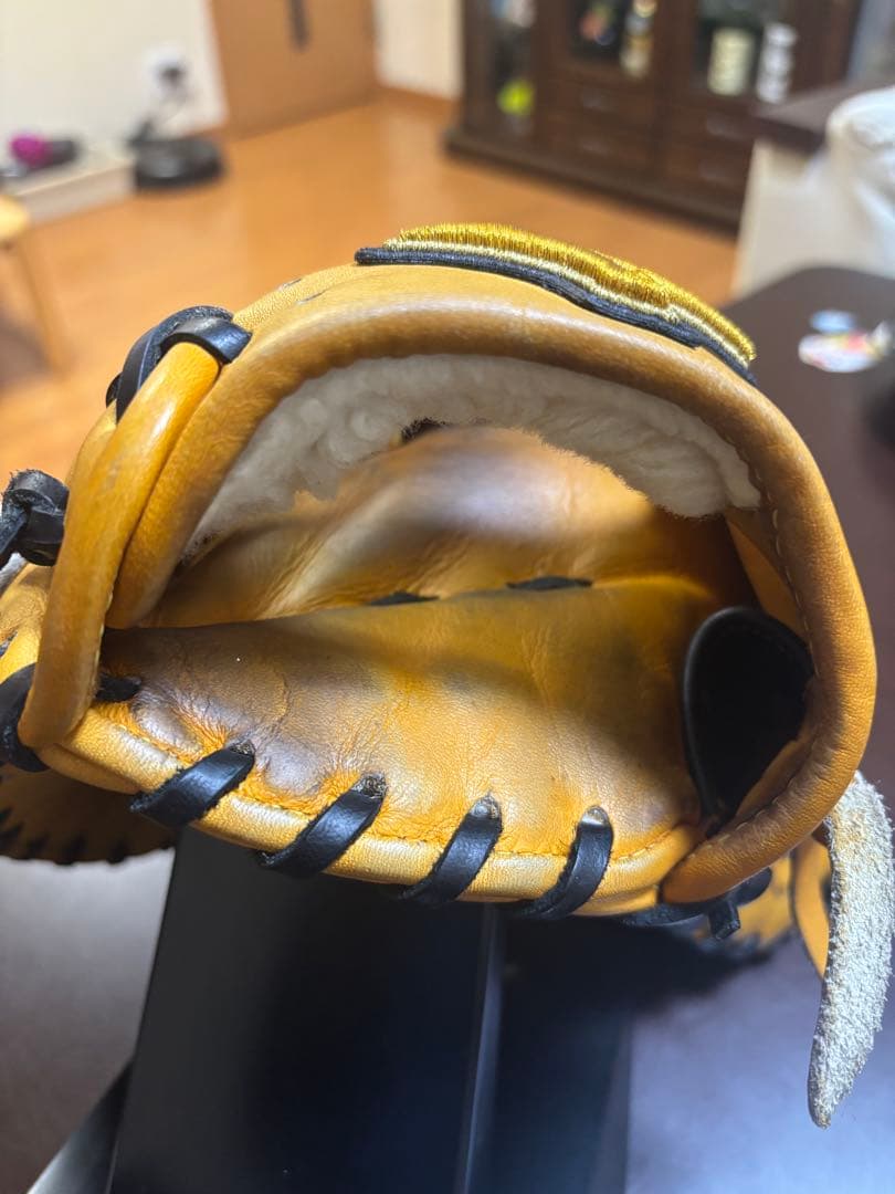 中古品ソフトボール使用Mizuno Pro 軟式ファーストミット。