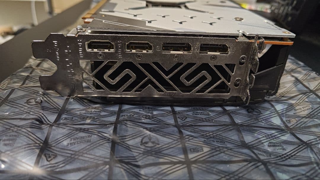 グラフィックボード・グラボ・ビデオカード SAPPHIRE NITRO+ RX5700XT 8G GDDR6