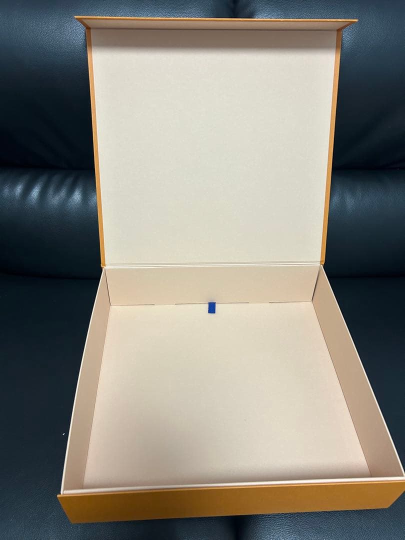 ルイヴィトン タイガ アヴェニュー スリングバッグ レザーバッグ