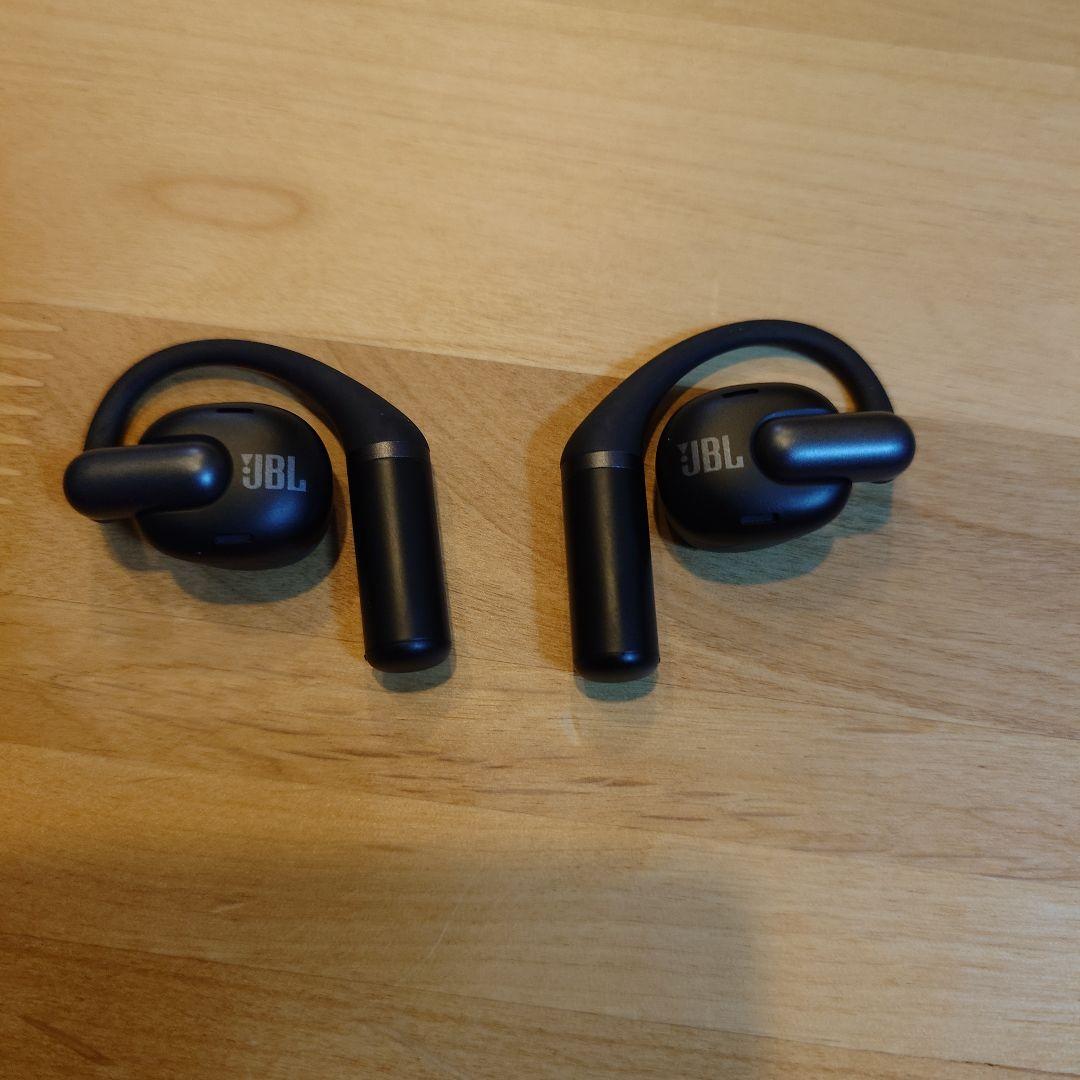 JBL ワイヤレスイヤホン ブラック 充電ケース付き