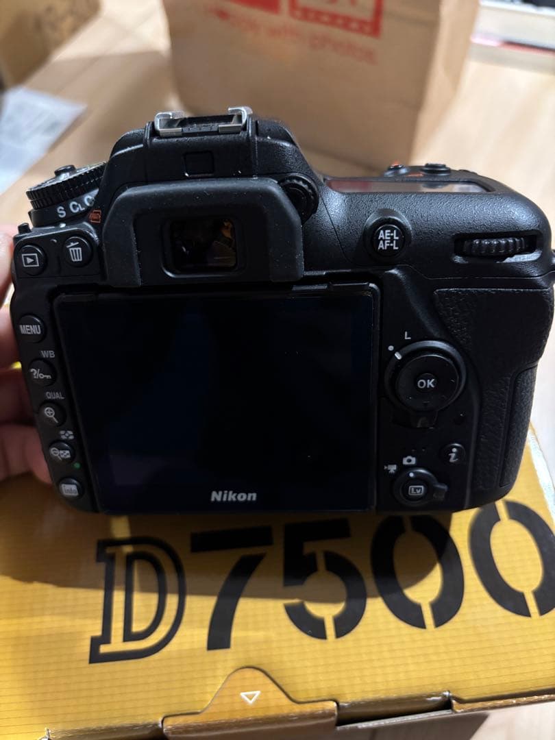 ニコンD7500 ＋NIKKORレンズDX18-300mm f3.5-6.3G