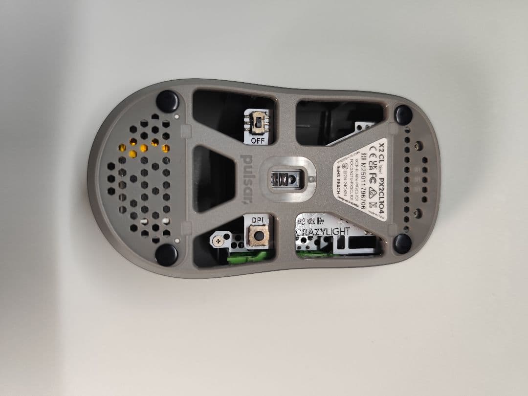 Pulsar X2 CRAZY LIGHT ゲーミングマウス ミニ