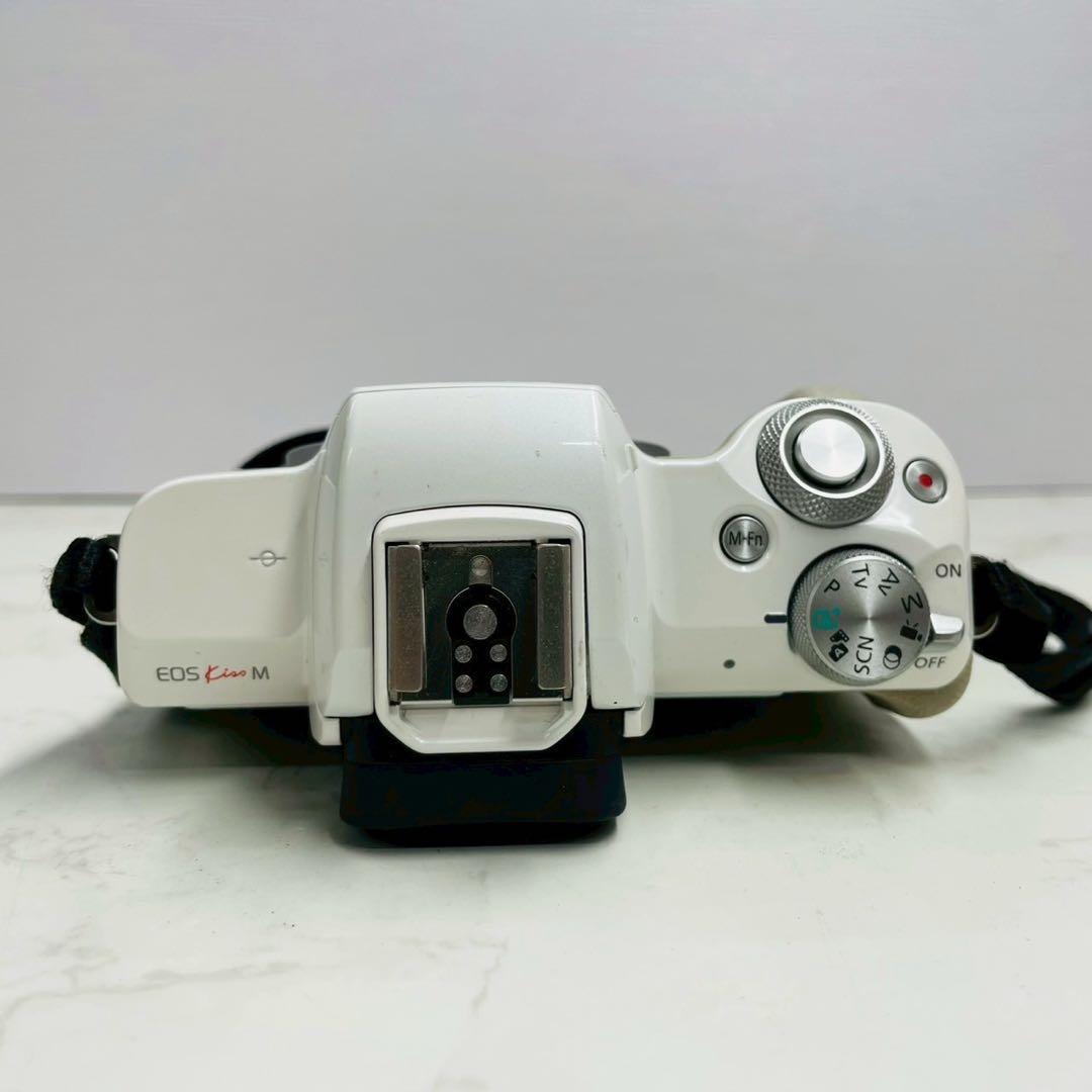 Canon EOS Kiss M ミラーレス一眼 ボディ