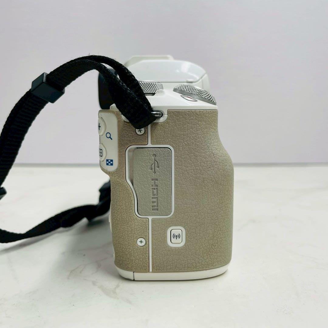 Canon EOS Kiss M ミラーレス一眼 ボディ