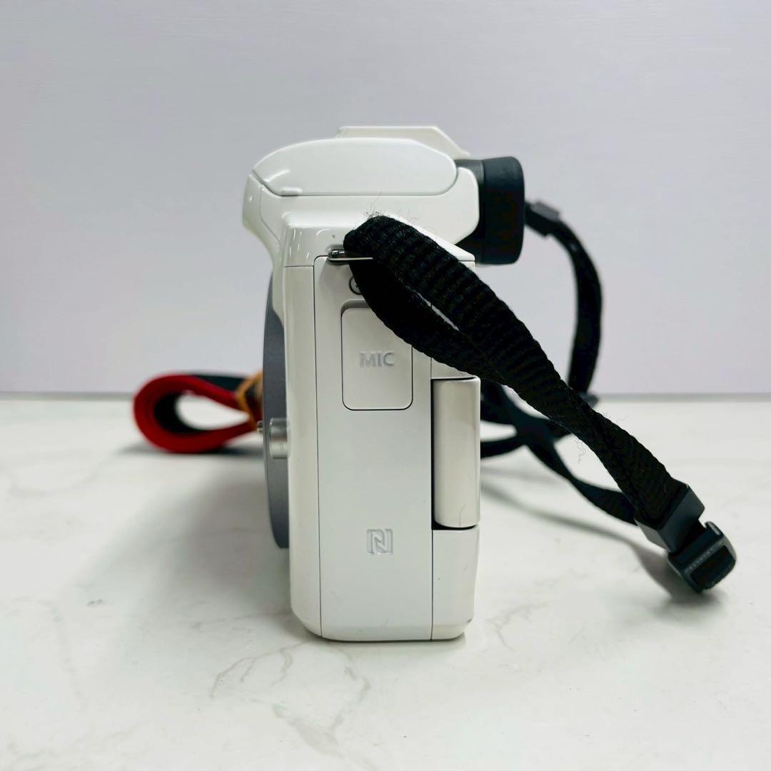 Canon EOS Kiss M ミラーレス一眼 ボディ