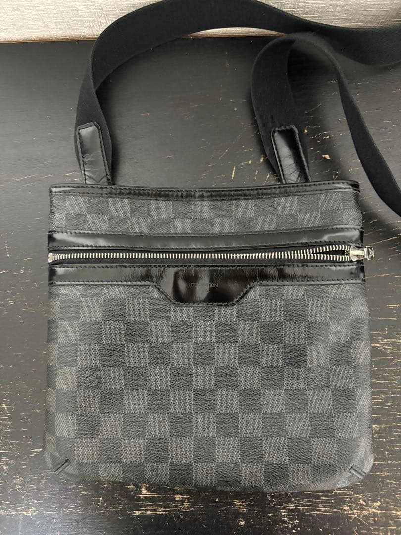 Louis Vuitton ダミエグラフィット トマス