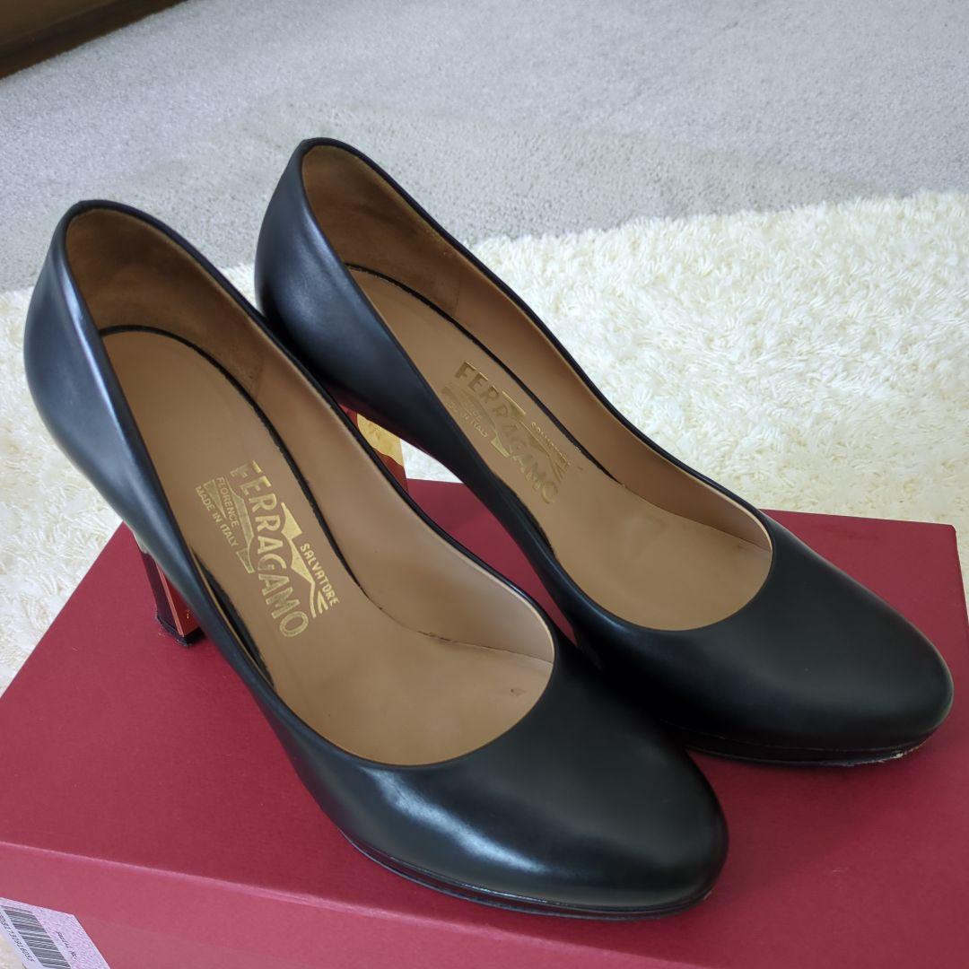 Salvatore Ferragamo フェラガモブラックレザーハイヒール 8M