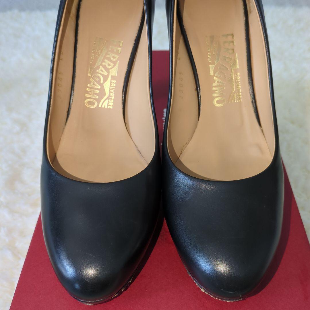 Salvatore Ferragamo フェラガモブラックレザーハイヒール 8M