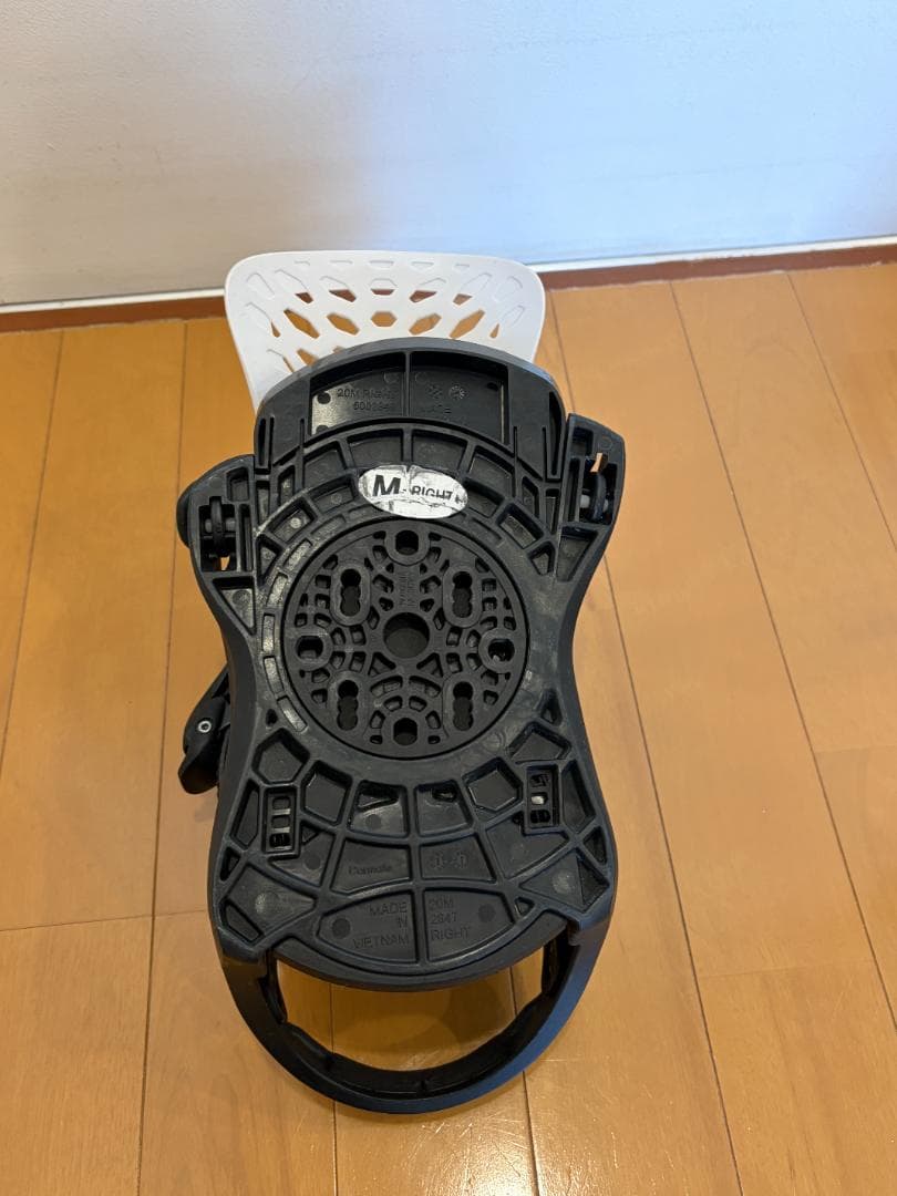 FLUX ビンディング PR White Mサイズ