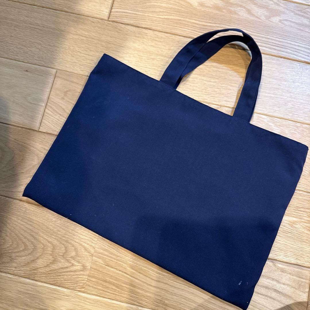 新品未使用　familiar キャラクター刺繍 トートバッグ ネイビー