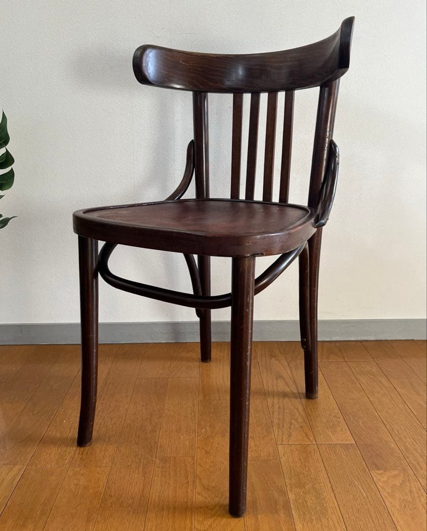ルーマニア　ヴィンテージ　ベントウッドチェア　曲木椅子　アンティーク　モダン
