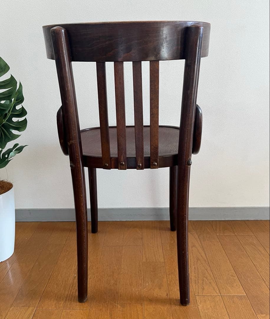 ルーマニア　ヴィンテージ　ベントウッドチェア　曲木椅子　アンティーク　モダン
