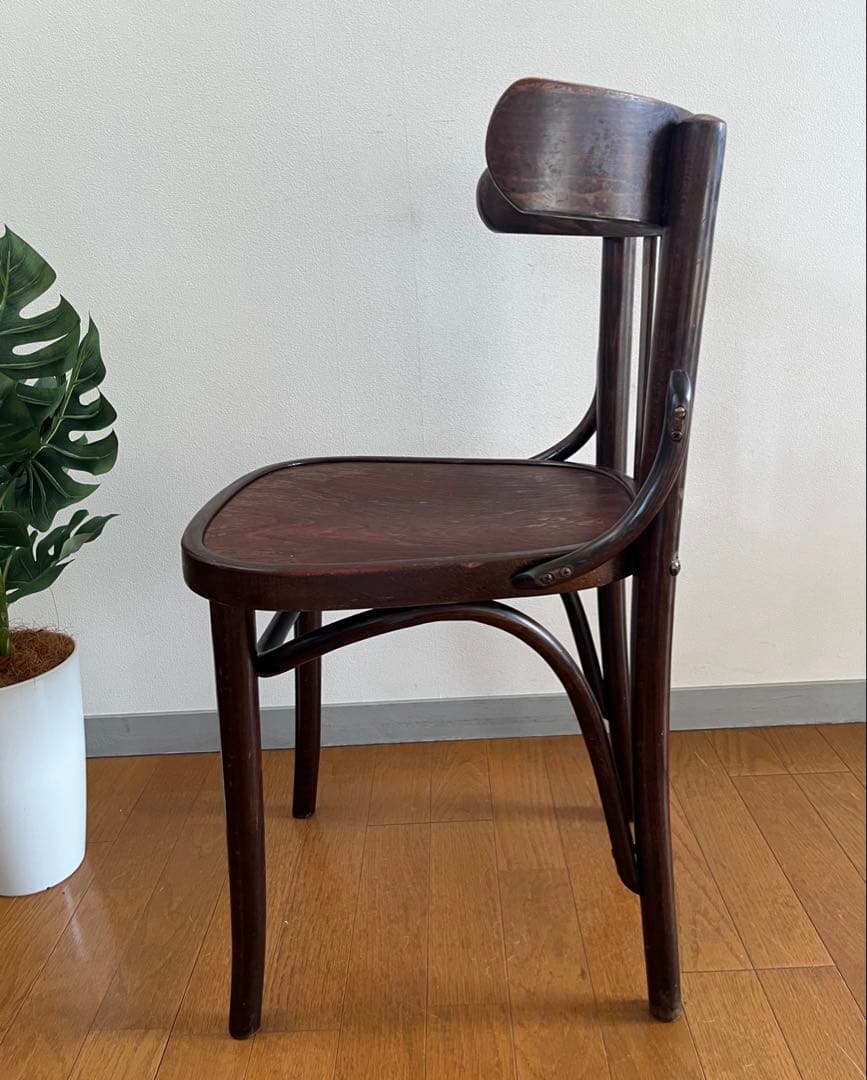ルーマニア　ヴィンテージ　ベントウッドチェア　曲木椅子　アンティーク　モダン