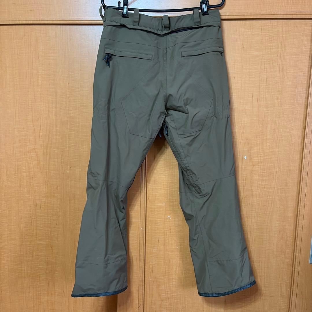 VOLCOM L GORE-TEX 黒JACKET カーキPANTセット
