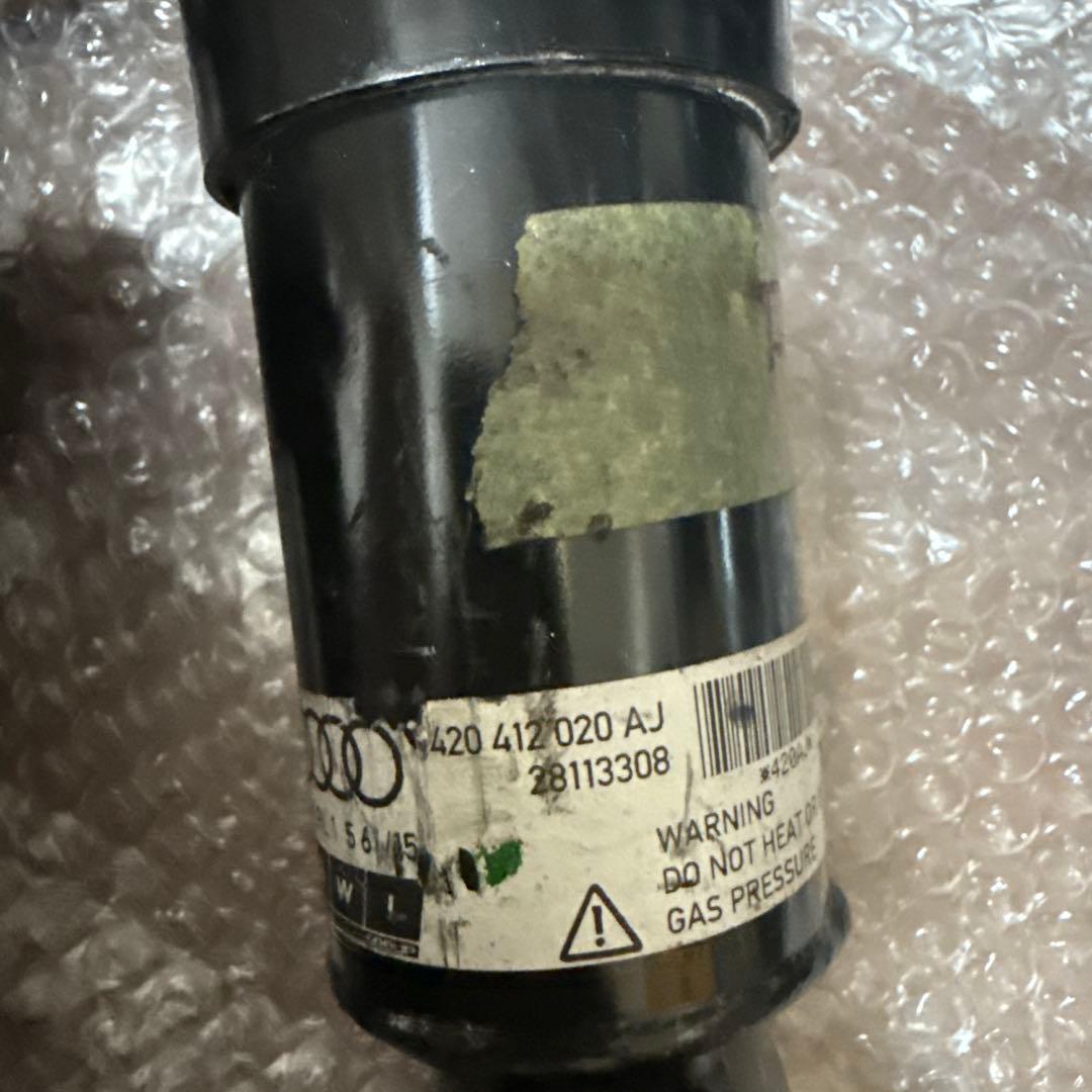 タ*ツ様 アウディR8 純正サスペンション　一台分