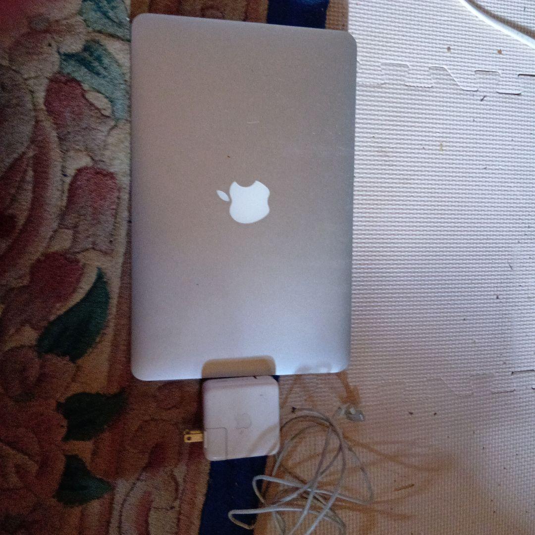 Apple MacBook Air 11インチ シルバー 本体　2011